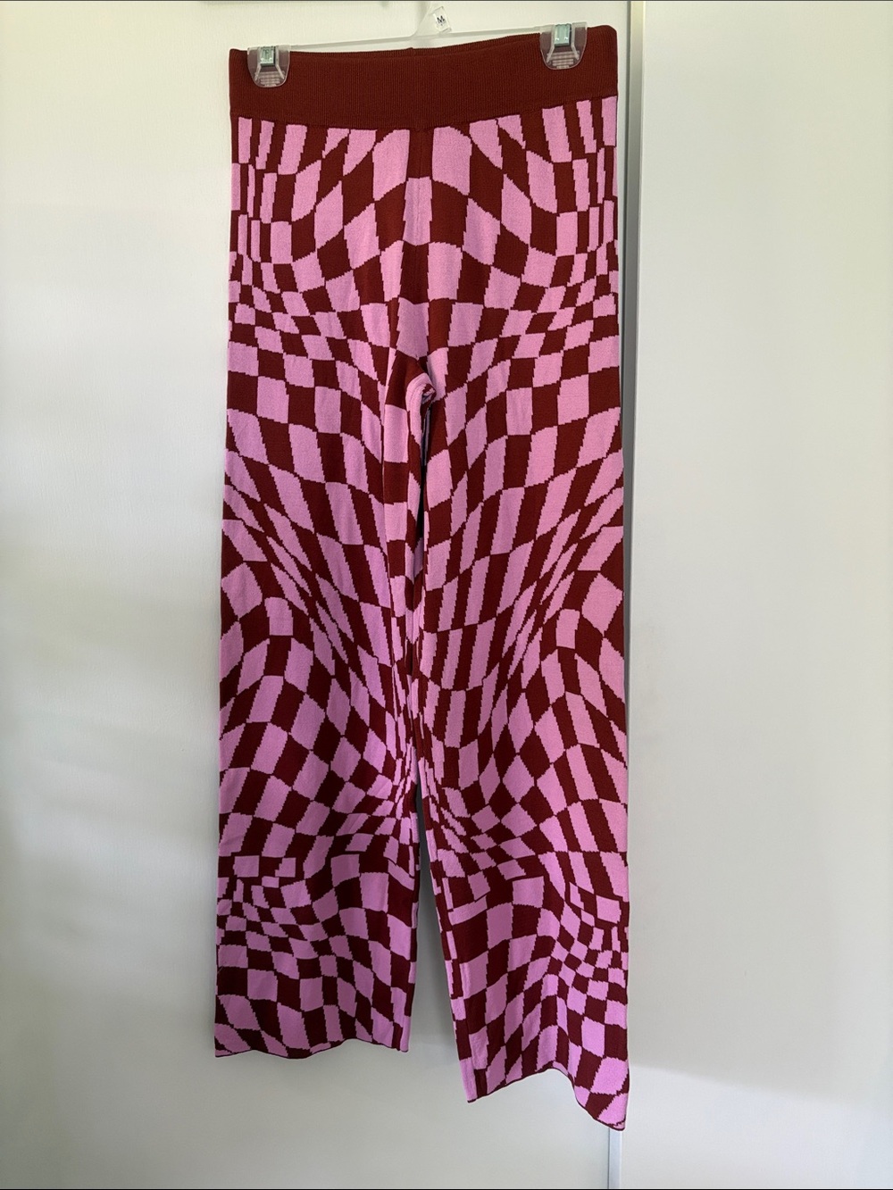 NWT Daydreamer size Large Pink & Burgundy Optical Checkered Wide Leg Knit Pants